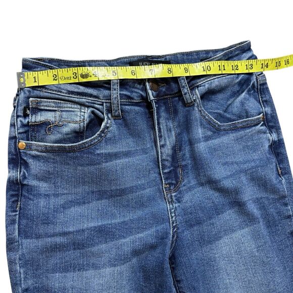 Judy Blue Jeans Women’s Sz 5/27 Relaxed Fit Stretch Blue Mid Rise Denim Raw Hem - Picture 4 of 7